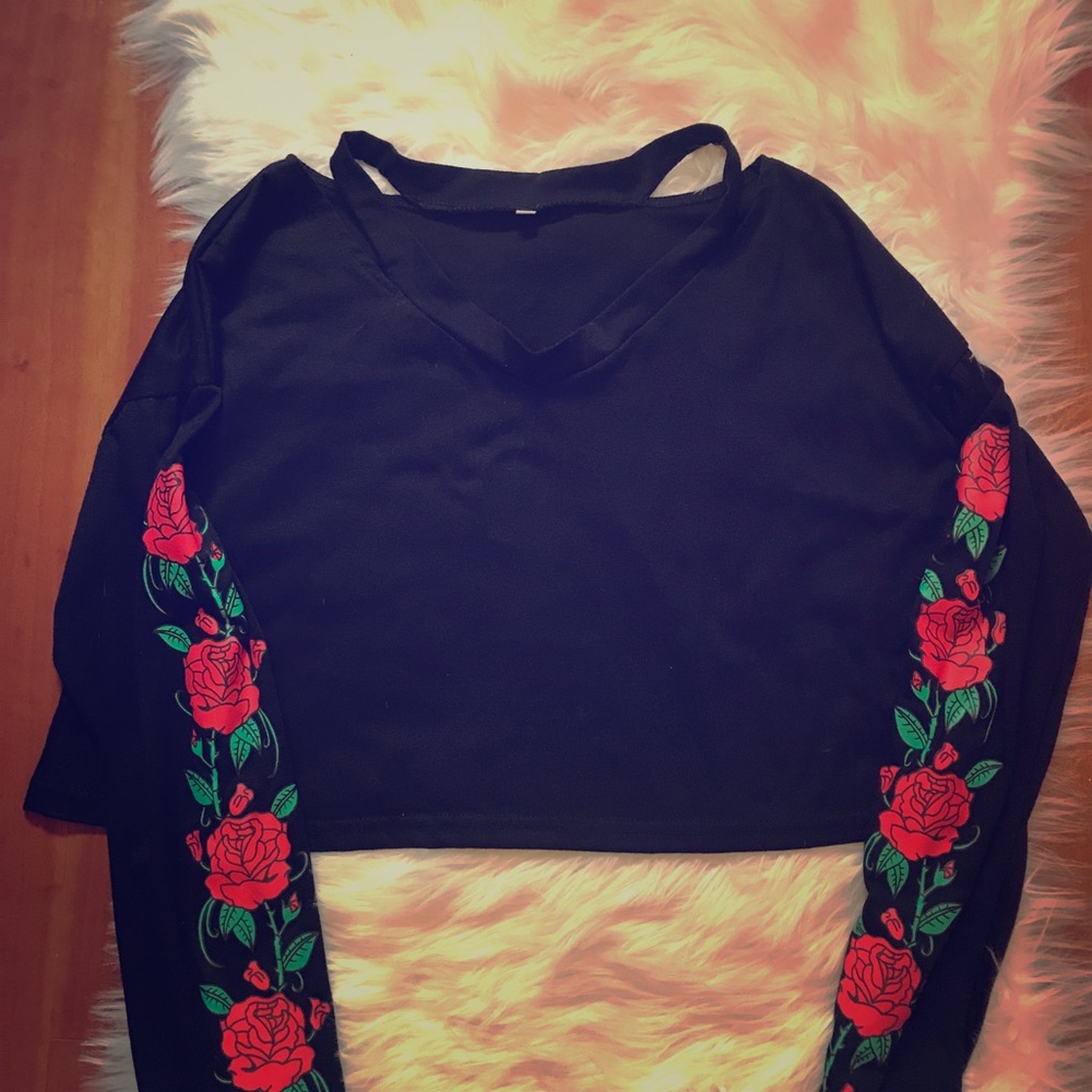 🌹Black long sleeve crop 🌹